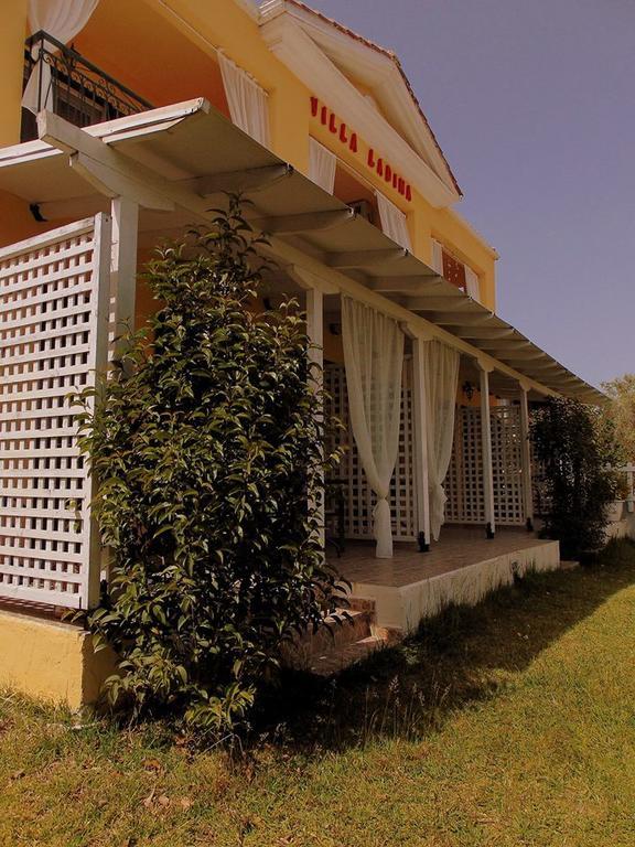 Villa Ladina Lygia  Luaran gambar